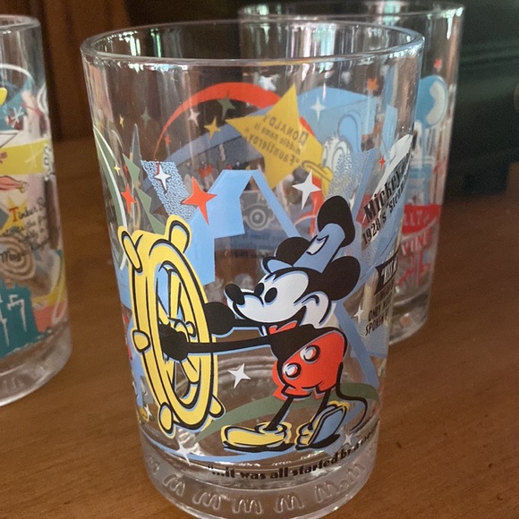 DISNEY COLLECTIBLES!!! Set of Anniversary Drinking Glasses - Picture 5 of 8